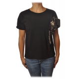 Patrizia Pepe - T-shirt Girocollo con Rouche di Paillettes - Nero - T-Shirt - Made in Italy - Luxury Exclusive Collection
