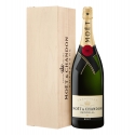 Moët & Chandon Champagne - Moët Impérial - Brut - Jéroboam - Wood Box - Pinot Noir - Luxury Limited Edition - 3 l