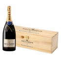 Moët & Chandon Champagne - Réserve Impériale - Magnum - Wood Box - Pinot Noir - Luxury Limited Edition - 1,5 l