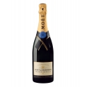 Moët & Chandon Champagne - Réserve Impériale - Pinot Noir - Luxury Limited Edition - 750 ml