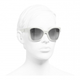 Chanel - Occhiali da Sole a Farfalla - Bianco Grigio - Chanel Eyewear