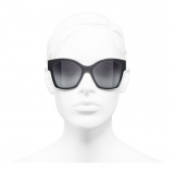 Chanel - Occhiali da Sole a Farfalla - Grigio Scuro - Chanel Eyewear