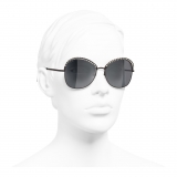 Chanel - Occhiali da Sole Quadrati - Marrone Grigio Scuro - Chanel Eyewear