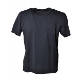 C.P. Company - T-Shirt Basica con Tasca Anteriore - Blu - Luxury Exclusive Collection