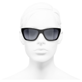 Chanel - Occhiali da Sole Rettangolari - Nero Grigio - Chanel Eyewear