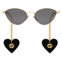Gucci - Occhiali da Sole Cat-Eye con Ciondoli a Forma di Cuore - Oro Grigio - Gucci Eyewear