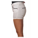 Dondup - Shorts in Denim con Dettagli in Contrasto - Bianco - Pantalone - Luxury Exclusive Collection