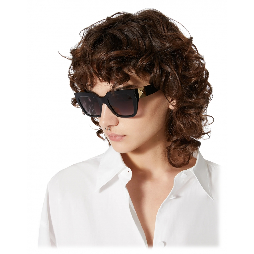 uld Ferie styrte Valentino - Square Acetate Sunglasses with Roman Stud - Black - Valentino  Eyewear - Avvenice