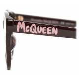 Alexander McQueen - Occhiali da Sole Quadrati McQueen Graffiti - Bordeaux - Alexander McQueen Eyewear