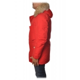 Woolrich - Piumino con Cappuccio Bordato di Pelliccia - Rosso - Giacca - Luxury Exclusive Collection