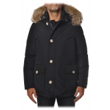 Woolrich - Giubbotto con Cappuccio Bordato di Pelliccia - Blu - Giacca - Luxury Exclusive Collection