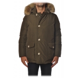 Woolrich - Giubbotto con Cappuccio Bordato di Pelliccia - Verde - Giacca - Luxury Exclusive Collection