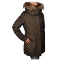 Woolrich - Parka con Cappuccio Bordato di Pelliccia in Contrasto - Verde - Giacca - Luxury Exclusive Collection