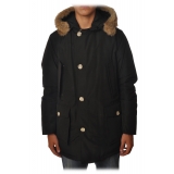 Woolrich - Parka con Cappuccio e Bottoni in Contrasto - Nero - Giacca - Luxury Exclusive Collection