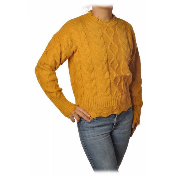 sweater yellow colour