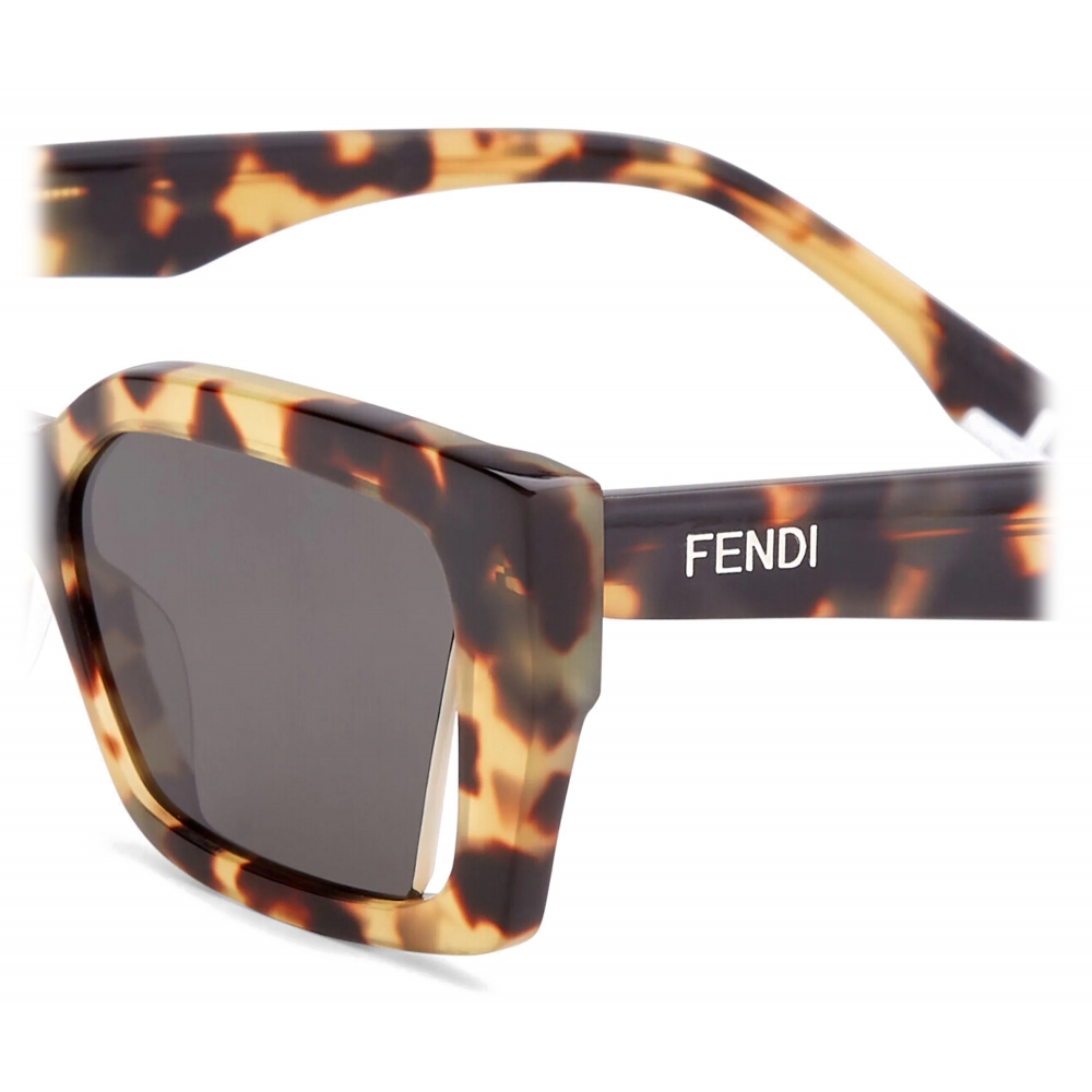 Fendi - Fendi Roma - Cat-Eye Sunglasses - Havana - Sunglasses - Fendi  Eyewear - Avvenice