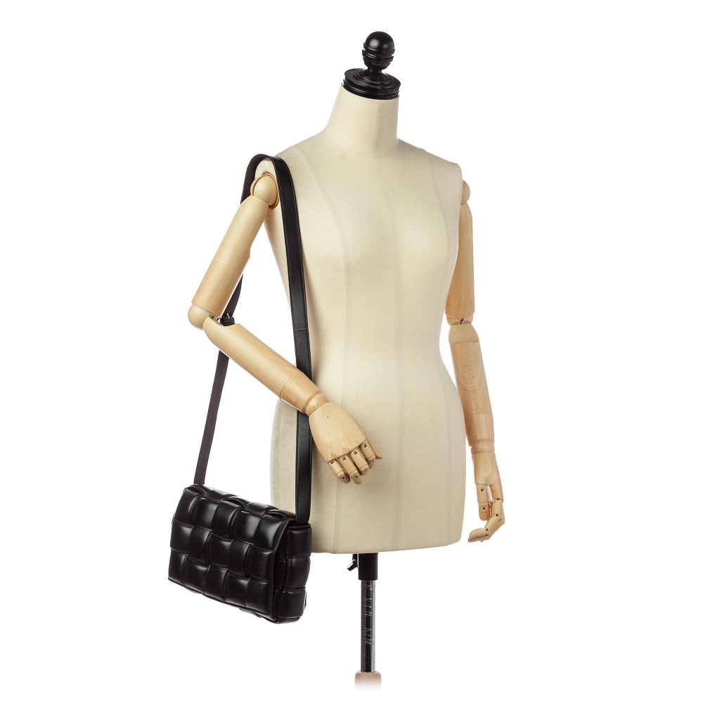 BOTTEGA VENETA CASSETTE Unisex Calfskin Street Style Plain Leather  Crossbody Bag