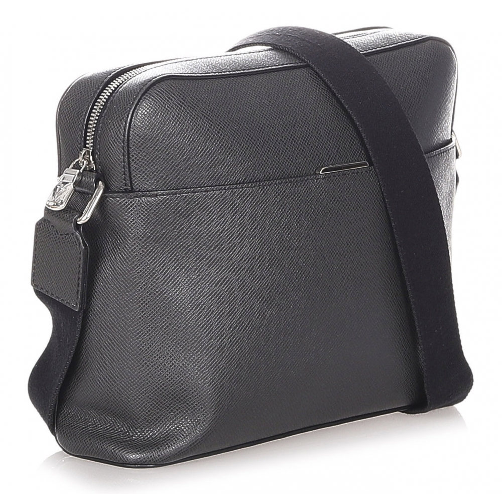 Louis Vuitton Vintage - Taiga Anton Messenger PM - Black - Taiga Leather  Crossbody Bag - Luxury High Quality - Avvenice
