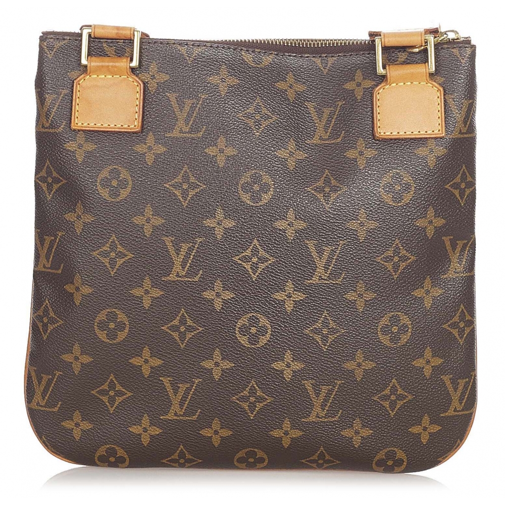 Louis Vuitton Vintage - Epi Demi Lune Pochette Bag - Black - Leather and  Epi Leather Handbag - Luxury High Quality - Avvenice