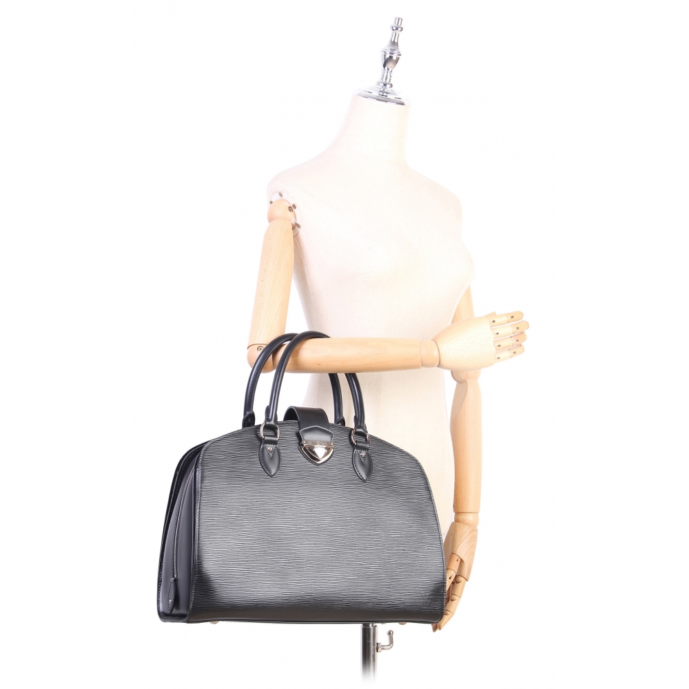 Louis Vuitton Pont-Neuf GM Epi Leather Bag