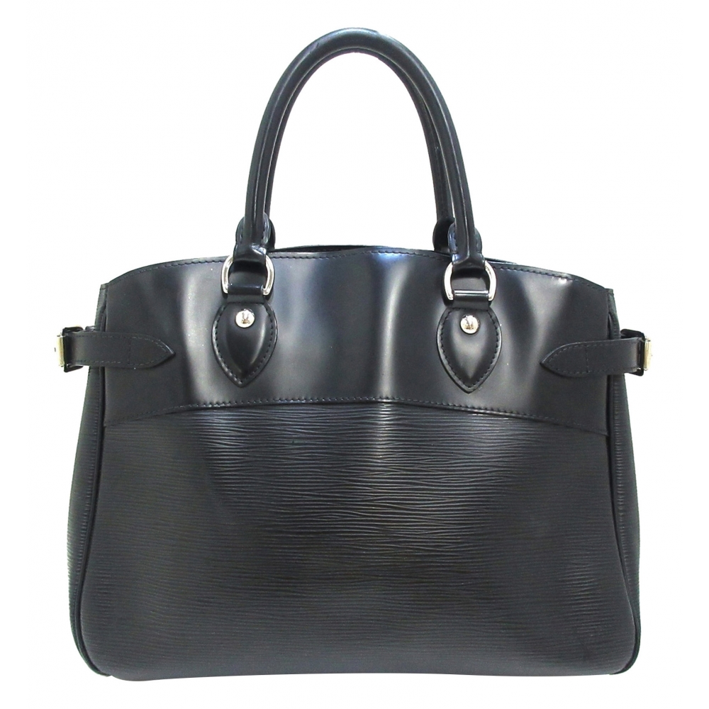 Louis Vuitton Vintage - Epi Passy PM - Black - Epi Leather Handbag