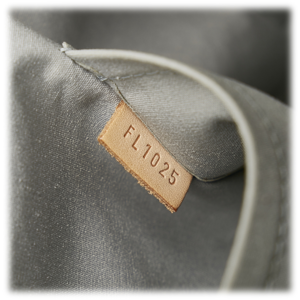 Louis Vuitton Brentwood Handbag Monogram Vernis White 2357201