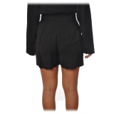 Elisabetta Franchi - Shorts Vita Alta in Tessuto Leggero - Nero - Pantaloni - Made in Italy - Luxury Exclusive Collection