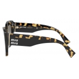 Miu Miu - Occhiali Miu Miu Logo - Quadrati - Tartaruga Media Antracite Sfumato - Occhiali da Sole - Miu Miu Eyewear