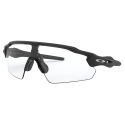 Oakley - Radar® EV Pitch® - Clear to Black Iridium Photochromic - Matte Black - Occhiali da Sole - Oakley Eyewear