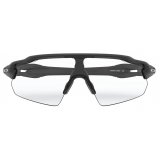 Oakley - Radar® EV Pitch® - Clear to Black Iridium Photochromic - Matte Black - Occhiali da Sole - Oakley Eyewear