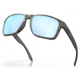 Oakley - Holbrook™ XL - Prizm Deep Water Polarized - Woodgrain - Occhiali da Sole - Oakley Eyewear
