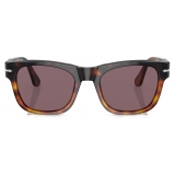 Persol - PO3269S - Rosso / Polarizzata Violetto Scuro - Occhiali da Sole - Persol Eyewear