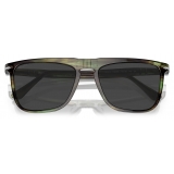 Persol - PO3225S - Striato Verde / Polarizzata Nero - Occhiali da Sole - Persol Eyewear