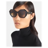 Prada - Symbole Collection - Geometrico Oversize – Marmo Marrone - Prada Collection - Occhiali da Sole - Prada Eyewear