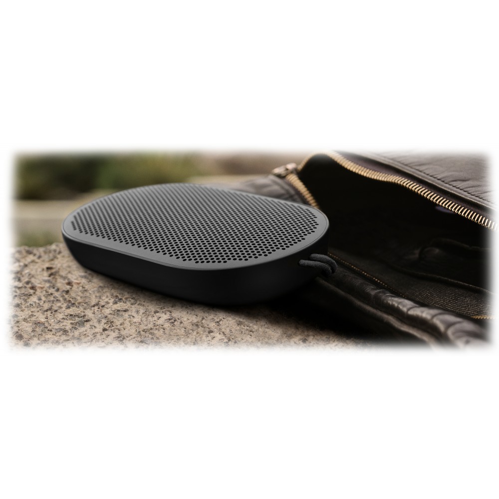 markt slinger Winderig Bang & Olufsen - B&O Play - Beoplay P2 - Black - Portable Splash and Dust  Resistant Bluetooth High Quality Speaker - Avvenice