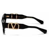 Valentino - Occhiale da Sole Cat-Eye in Acetato con Vlogo - Nero Grigio - Valentino Eyewear