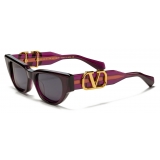 Valentino - Cat-Eye Sunglasses in Acetate with VLogo - Violet Dark Grey - Valentino Eyewear