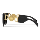 Versace - Occhiale da Sole Winged Medusa - Nero Oro Grigio Scuro - Occhiali da Sole - Versace Eyewear