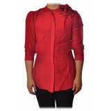 Liu Jo - Camicia con Dettaglio Fiore in Tessuto - Rosso - Camicie - Made in Italy - Luxury Exclusive Collection