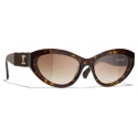 Chanel - Occhiali da Sole Cat-Eye - Tartaruga Scuro Marrone Sfumate - Chanel Eyewear