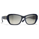 Chanel - Occhiali da Sole a Farfalla - Blu Grigio Sfumate - Chanel Eyewear