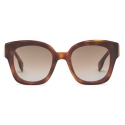 Fendi - Fendi First - Occhiali da Sole Squadrata - Havana - Occhiali da Sole - Fendi Eyewear