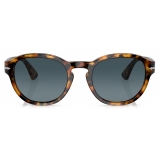 Persol - PO3304S - Madreterra / Blu Polarizzato - Occhiali da Sole - Persol Eyewear