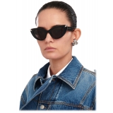 Alexander McQueen - Occhiali da Sole Cat-Eye Punk Rivet da Donna - Nero Fumo - Alexander McQueen Eyewear