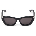 Alexander McQueen - Occhiali da Sole Geometrici Punk Rivet da Donna - Nero Fumo - Alexander McQueen Eyewear