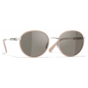 Chanel - Occhiali da Sole Pantos - Argento Beige Grigio - Chanel Eyewear