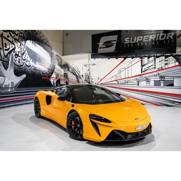 Superior Car Rental - McLaren Artura - Arancione - Exclusive Luxury Rent