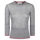 Thom Browne - Maglione Lavorato a Maglia con Rifiniture a Righe Grigio Chiaro - Thom Browne Exclusive Luxury Collection