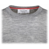 Thom Browne - Maglione Lavorato a Maglia con Rifiniture a Righe Grigio Chiaro - Thom Browne Exclusive Luxury Collection