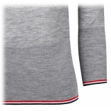 Thom Browne - Maglione Lavorato a Maglia con Rifiniture a Righe Grigio Chiaro - Thom Browne Exclusive Luxury Collection